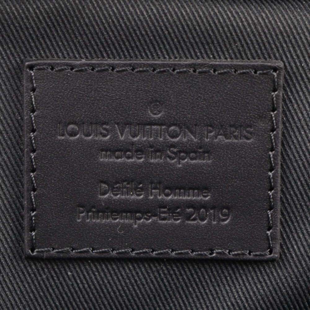 LOUIS VUITTON Black Monogram Leather Shoulder Bag - Picture 8 of 9